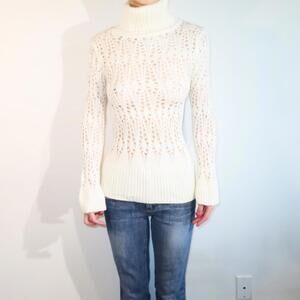 Charlotte Russe Women's Cream Sweatshirt